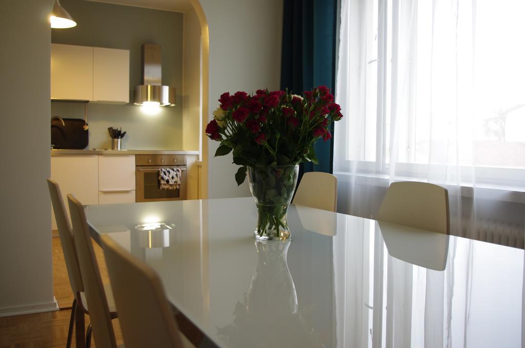 Borent Suite Apartment Турку Стая снимка